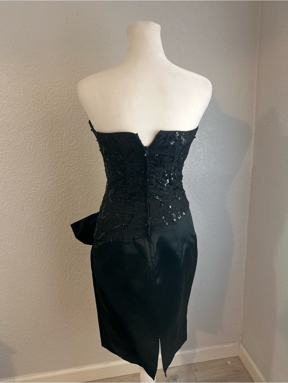 Vintage Gunne Sax Black Strapless Lace & Sequin Cocktail Dress - Picture 3 of 5